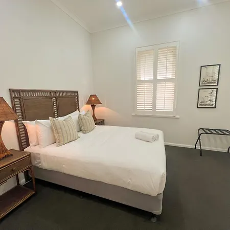 4bdr Queenslander With Pool Near Manly Esplanade * Brisbane