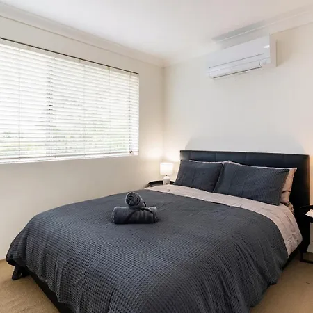 Quiet & Cosy Bulimba Escape Apartment