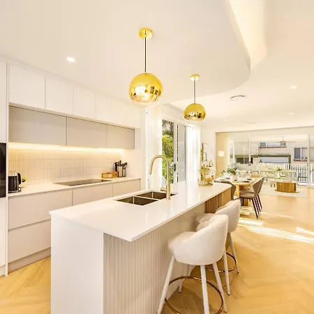 Holiday home Brand-new 4br Luxury Living Near Airport And Mall Brisbane