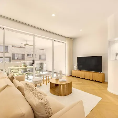 Brand-new 4br Luxury Living Near Airport And Mall Holiday home