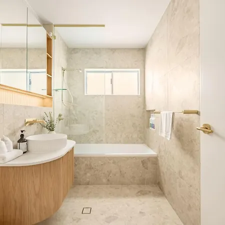 Holiday home Brand-new 4br Luxury Living Near Airport And Mall Brisbane