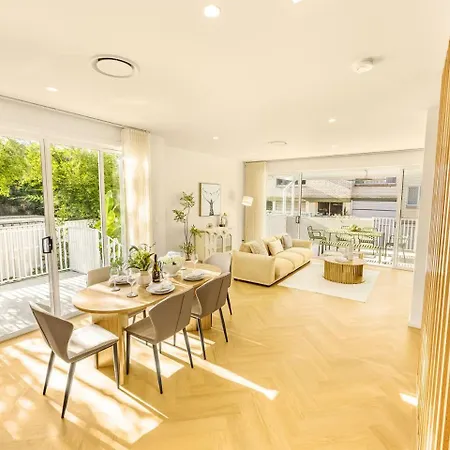 Brand-new 4br Luxury Living Near Airport And Mall