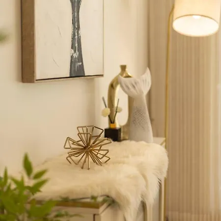 Brand-new 4br Luxury Living Near Airport And Mall Brisbane
