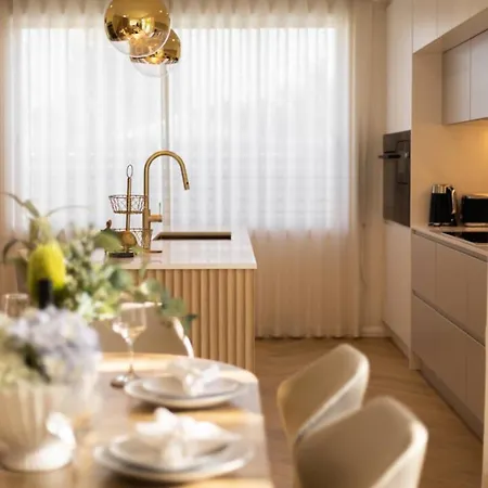 Brand-new 4br Luxury Living Near Airport And Mall Holiday home *