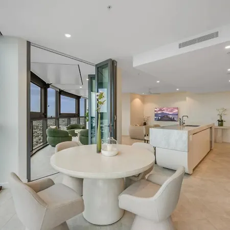 Apartment Cloud Nine | Designer Views On Level 61 Brisbane