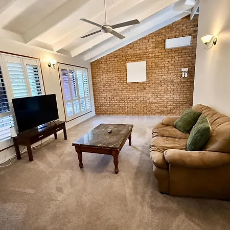 Quiet & Convenient 3br In Runcorn * Brisbane