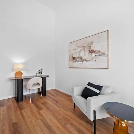 Comfortable 4 Bedroom Family With 3 Bathrooms And Air Conditioning