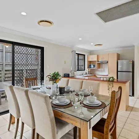 Affordable 4 Bedroom 2 Bathroom Family With Air Conditioning * Brisbane