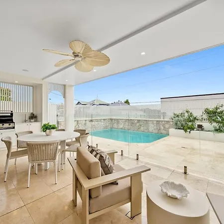 Luxury Grecian With Magnesium Pool And Bbq *