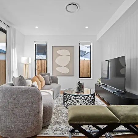 Comfortable 4 Bedroom Family With 3 Bathrooms And Air Conditioning Brisbane