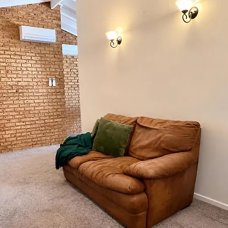 Quiet & Convenient 3br In Runcorn Brisbane