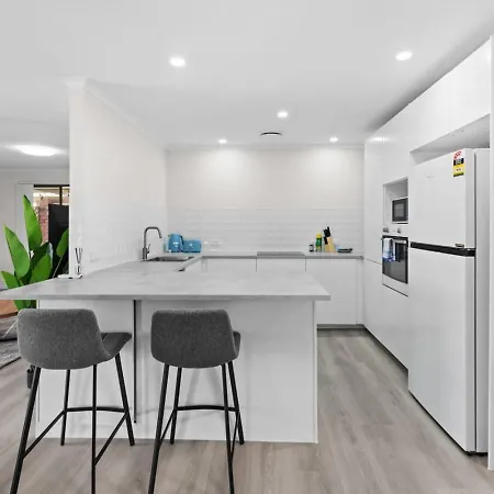 Holiday home Full Ac Renovated And Close To Sunnybank And Shops