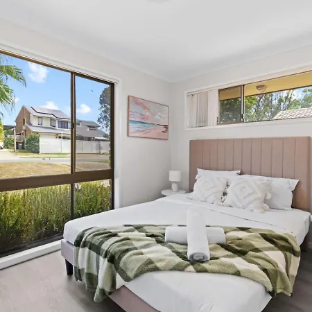 Holiday home Full Ac Renovated And Close To Sunnybank And Shops