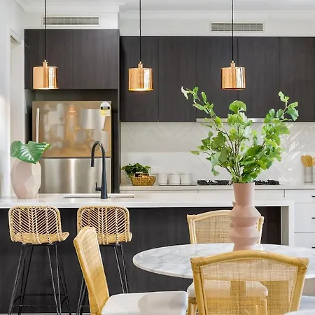 Calm & Cosy Bulimba Townhome Retreat Holiday home