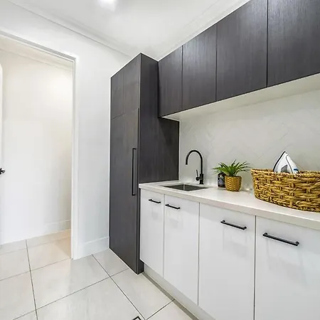 Calm & Cosy Bulimba Townhome Retreat *