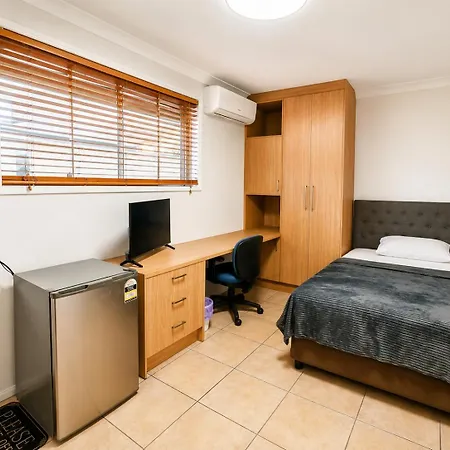 The On Morden - Private Ensuite 3*