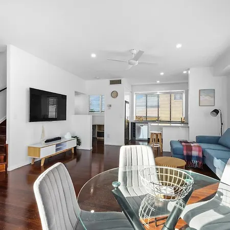 Holiday home Manly View Townhouse Haven *