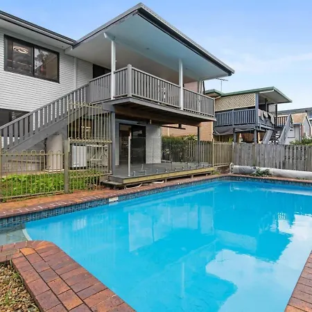 Brand New Modern Comfort Study And Gym Holiday home Brisbane