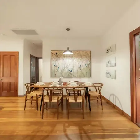 Holiday home House Of Fairy Wren -charming Queenslander Mins Drive To Cbd And Gabba Stadium! -