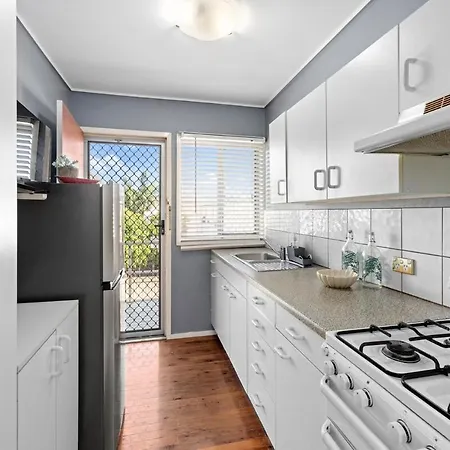 Beautiful 2 Bedroom Unit In Prime Location! Brisbane