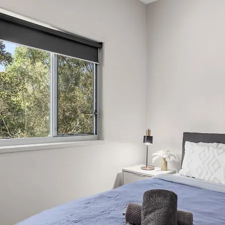 Spacious 3 Bedroom Townhouse In Prime Location! Holiday home *