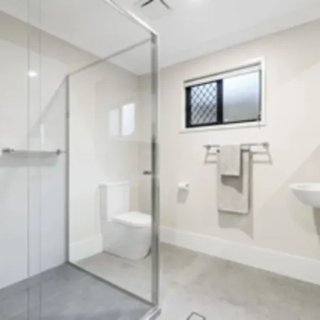 Modern With Garden Views In Shared - Homestay Brisbane