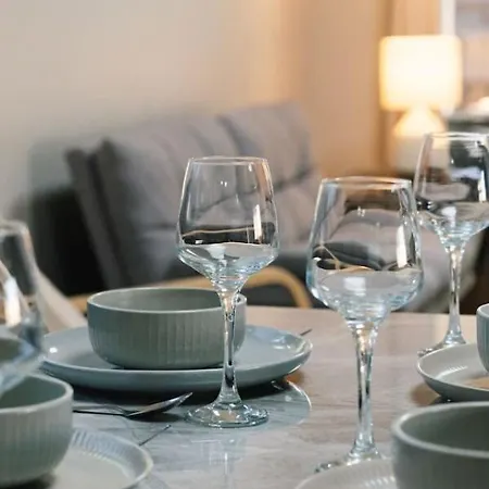 Pet Friendly &amazing Location 4 Bedroom House Holiday home Brisbane