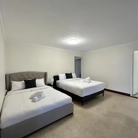 Great Value In Robertson 5 Mins To Shops Holiday home *