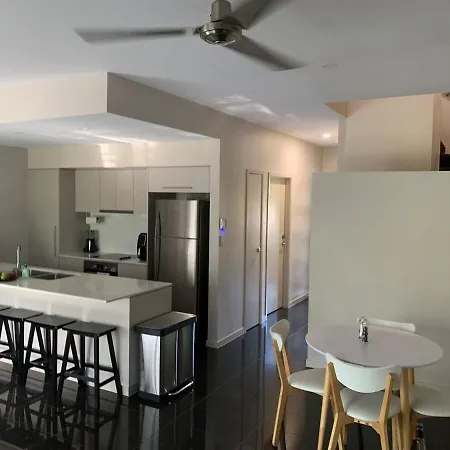 Spacious 3 Bedroom Townhouse In Prime Location! * Brisbane