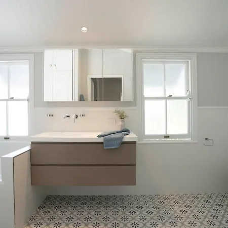 Bay Breeze Manor Grand 5br Queenslander Haven Holiday home