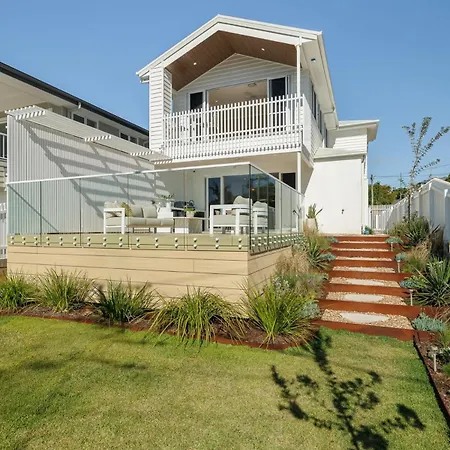 Holiday home Nordica Luxury Bayside Retreat Wynnum Sleeps 10 *