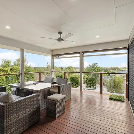 Holiday home Bayside Mansion Sleeps 14 Pool Sauna Kids *