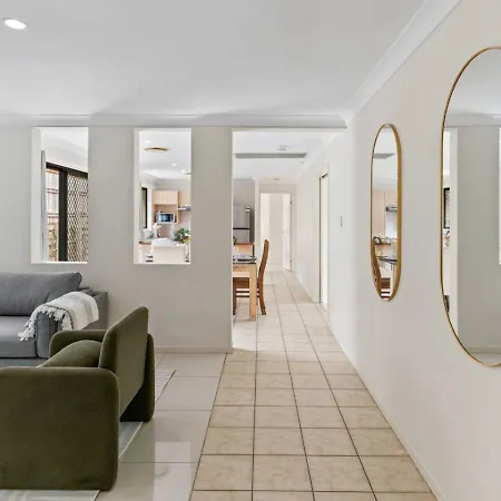 Affordable 4 Bedroom 2 Bathroom Family With Air Conditioning Brisbane