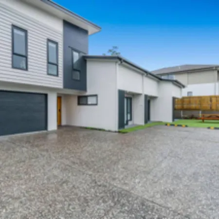Modern With Garden Views In Shared -
