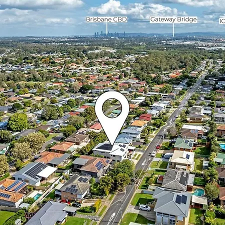 Holiday home Bayside Mansion Sleeps 14 Pool Sauna Kids Brisbane