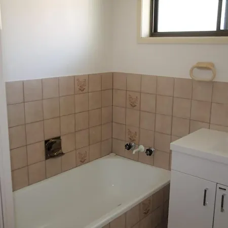 Cozy 4 Bedroom House In Sunnybank Hills Holiday home *
