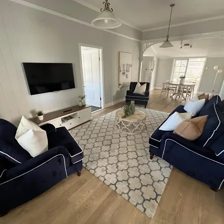 Bay Breeze Manor Grand 5br Queenslander Haven *