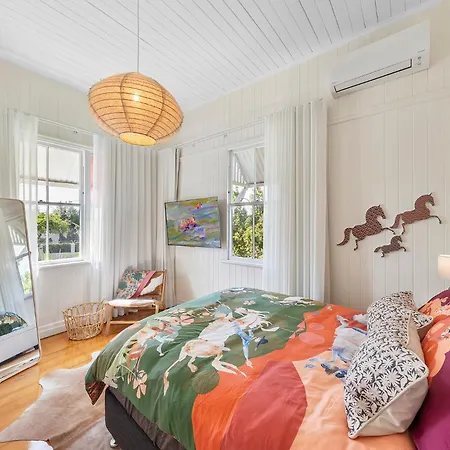 Inverclyde On Red Hill - Pet Friendly Holiday home Brisbane