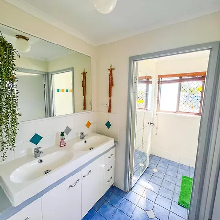 Islington Youth House * Brisbane