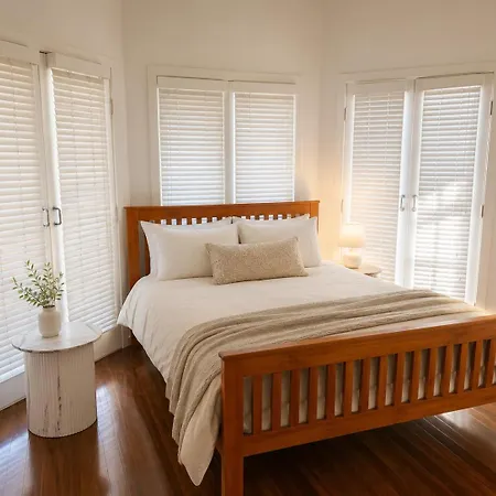 Executive 5 Bedroom Family Retreat Holiday home Brisbane