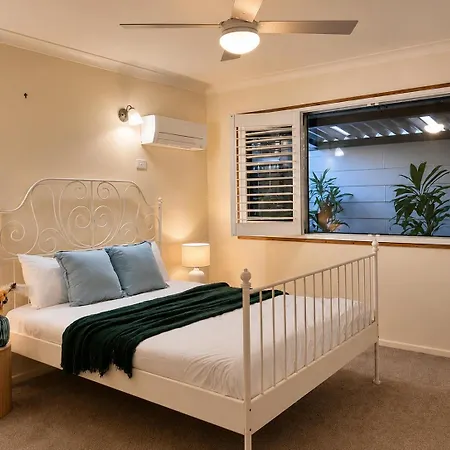 Quiet & Convenient 3br In Runcorn Holiday home Brisbane