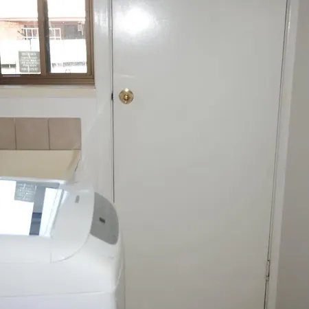 Cozy 4 Bedroom House In Sunnybank Hills Holiday home