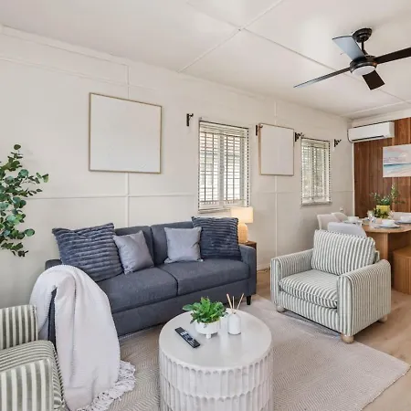Holiday home Budget Friendly For 7 Two Minutes Walk To Train Brisbane