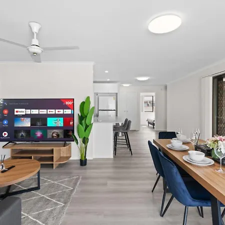 Full Ac Renovated And Close To Sunnybank And Shops