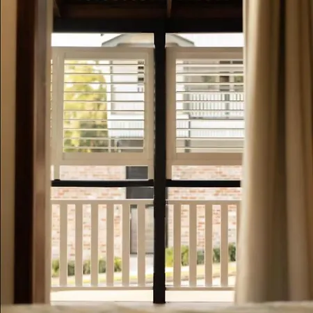 House Of Fairy Wren -charming Queenslander Mins Drive To Cbd And Gabba Stadium! - Holiday home