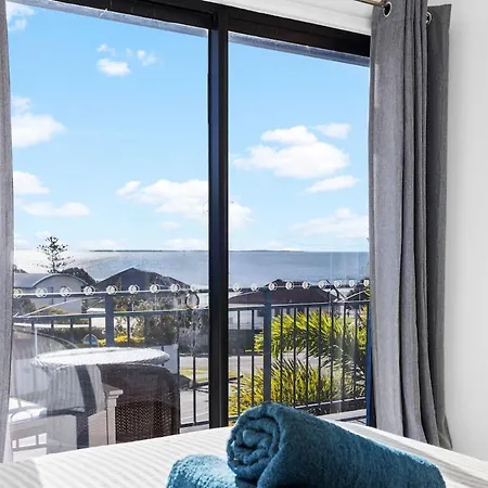 Manly View Townhouse Haven *
