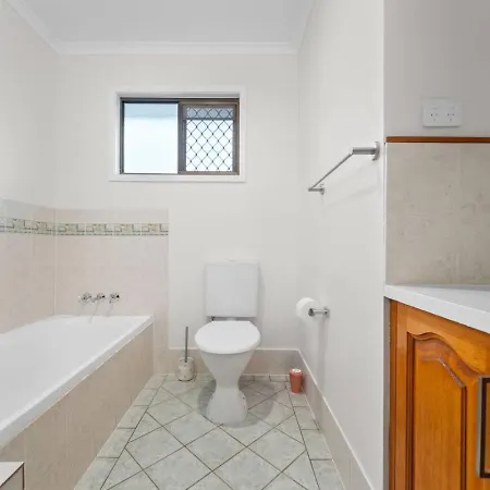 Holiday home Value Family Friendly Near Shops And Dining