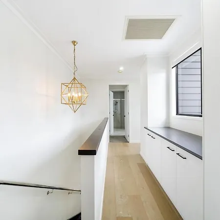Calm & Cosy Bulimba Townhome Retreat Holiday home Brisbane