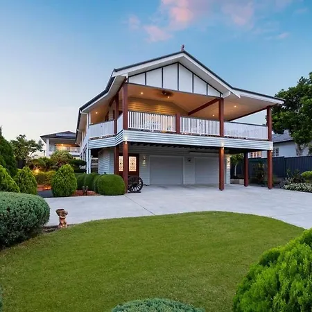 6 Beds Stylish Home In Coorparoo, 10 Mins To Cbd *