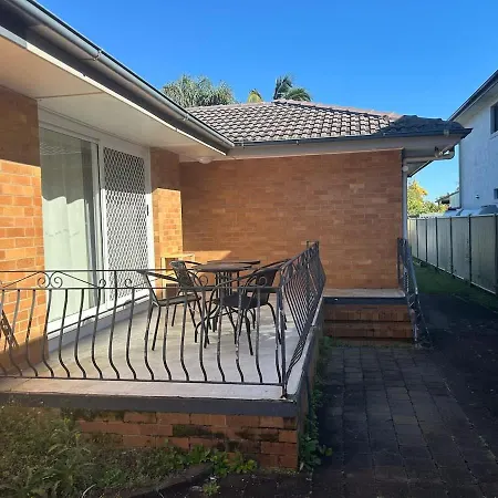 Holiday home Cosy 4 Bedroom House In Sunnybank *